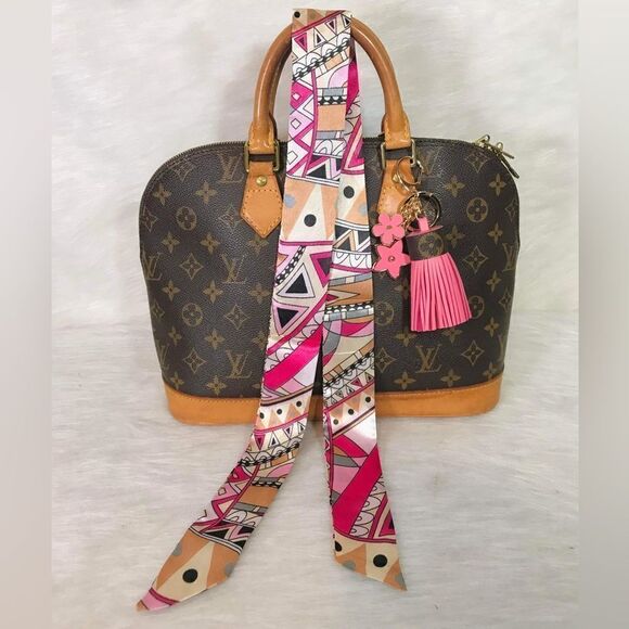 Tassel Charm PINK  - Picture 3 of 3